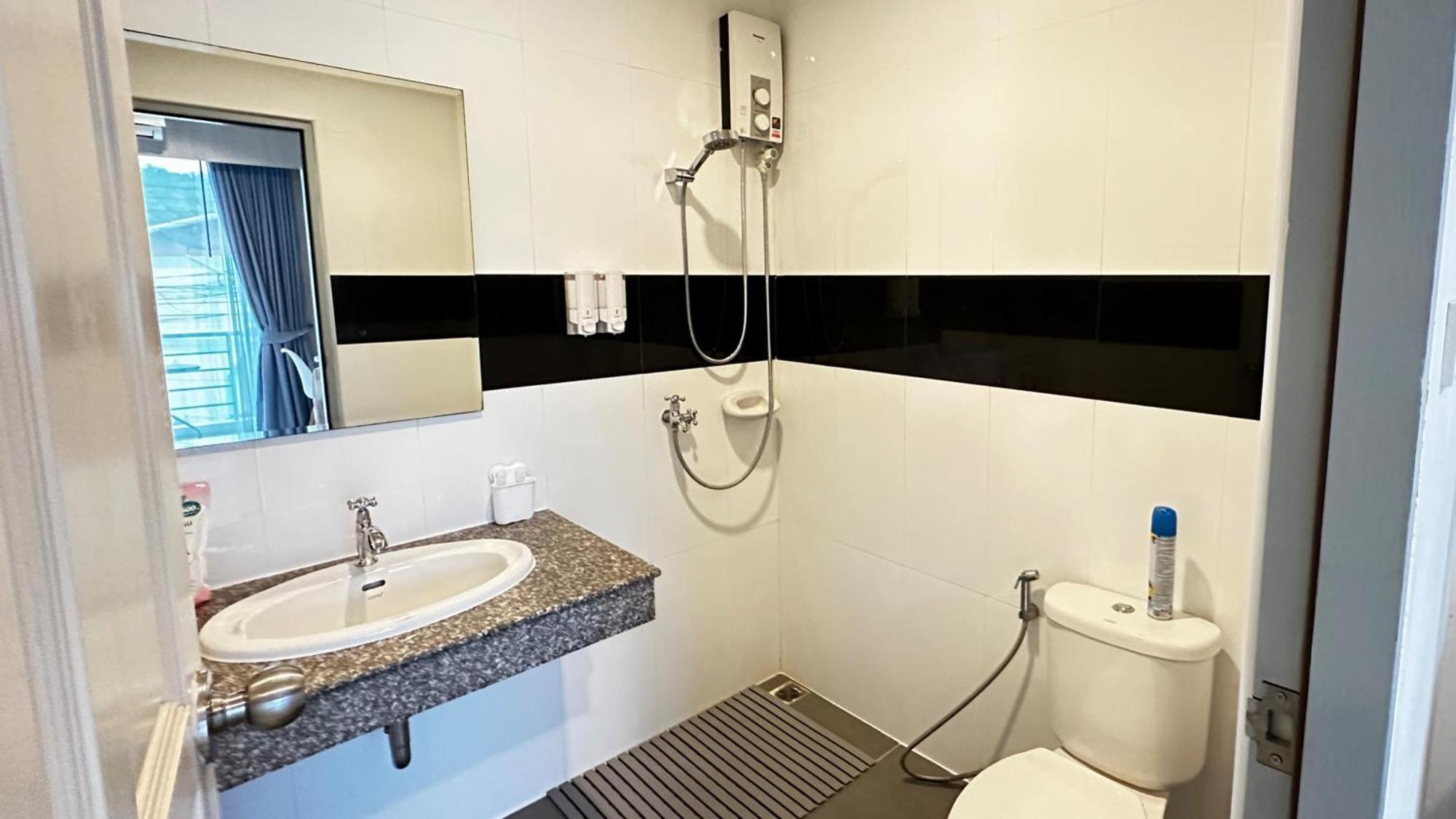 Auriflex House Bed & Breakfast Krabi ภายนอก รูปภาพ
